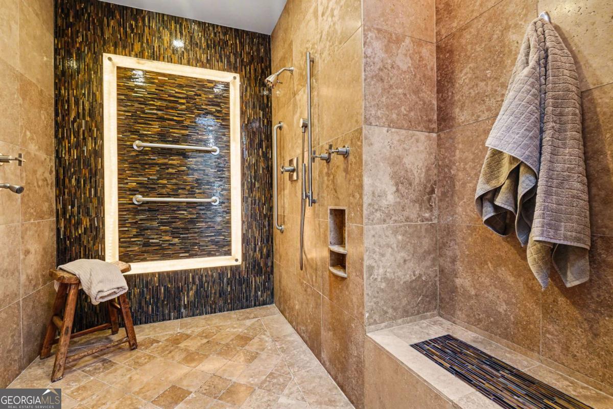 887 Berkshire Road NE