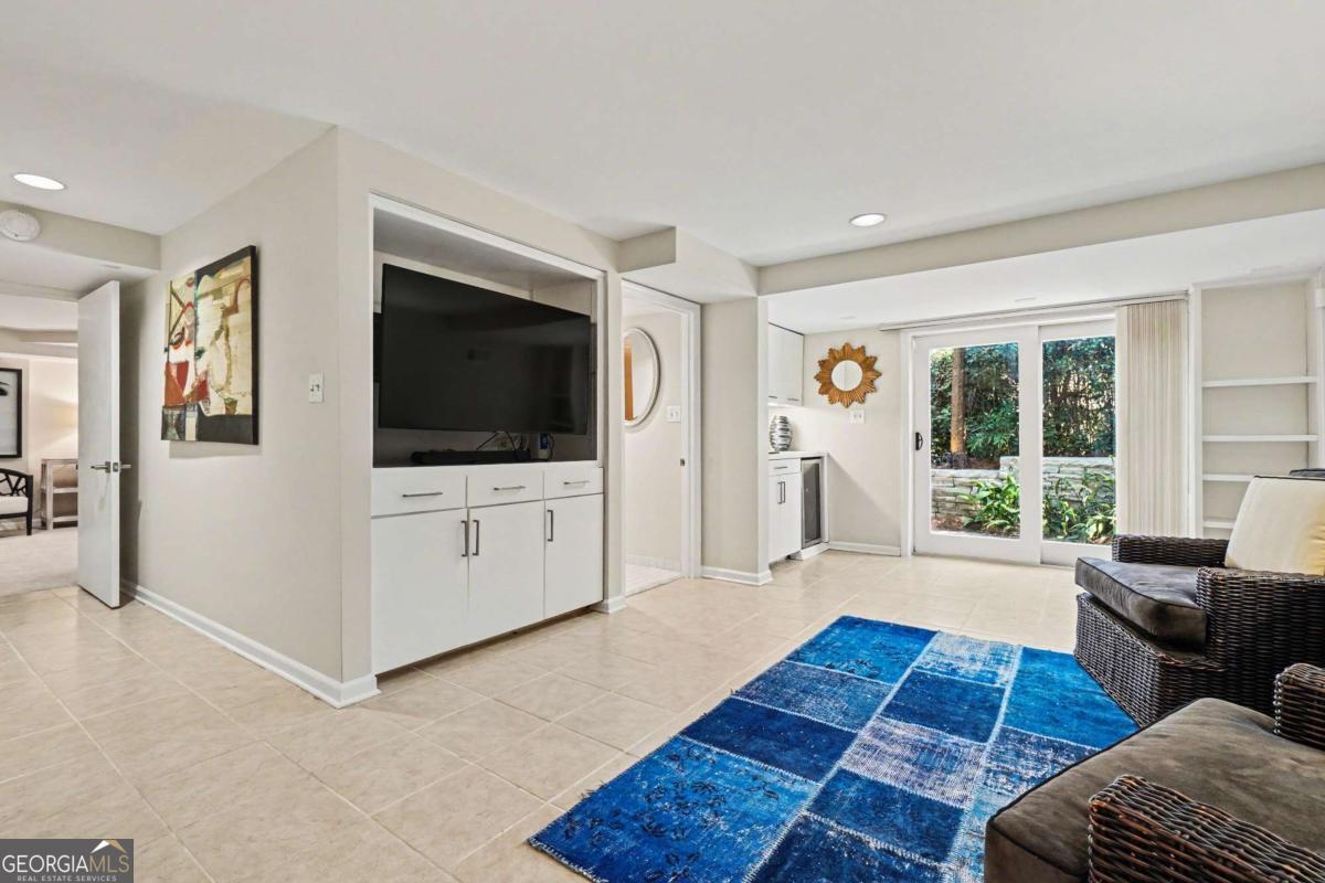 887 Berkshire Road NE