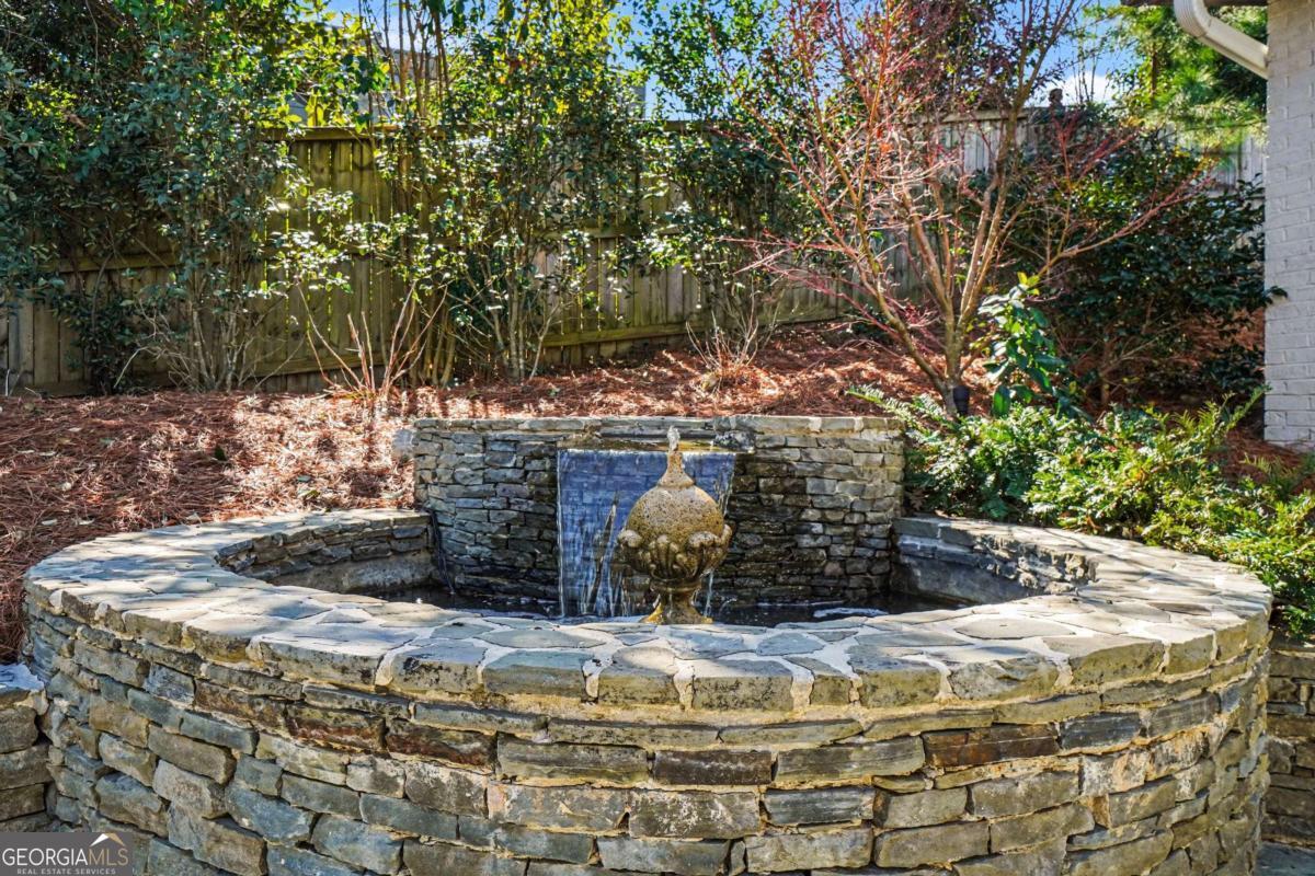 887 Berkshire Road NE