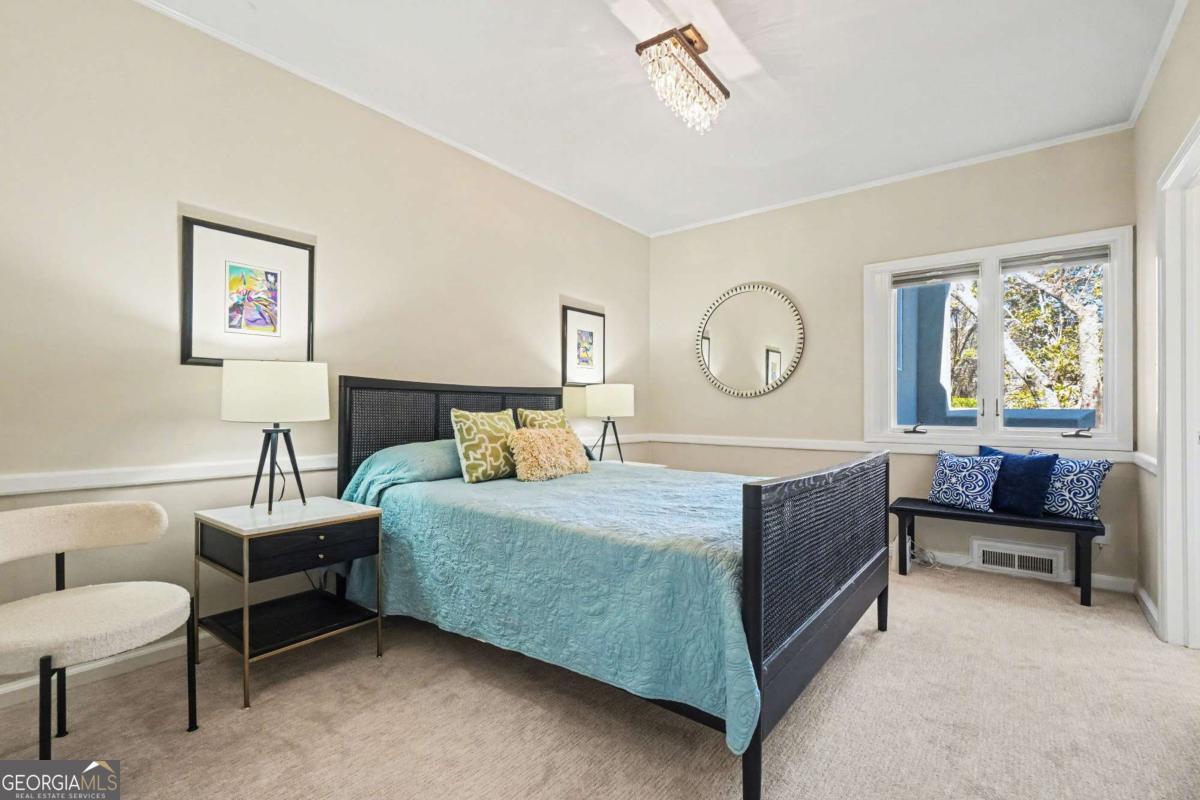 887 Berkshire Road NE