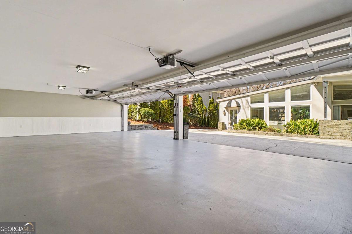 887 Berkshire Road NE