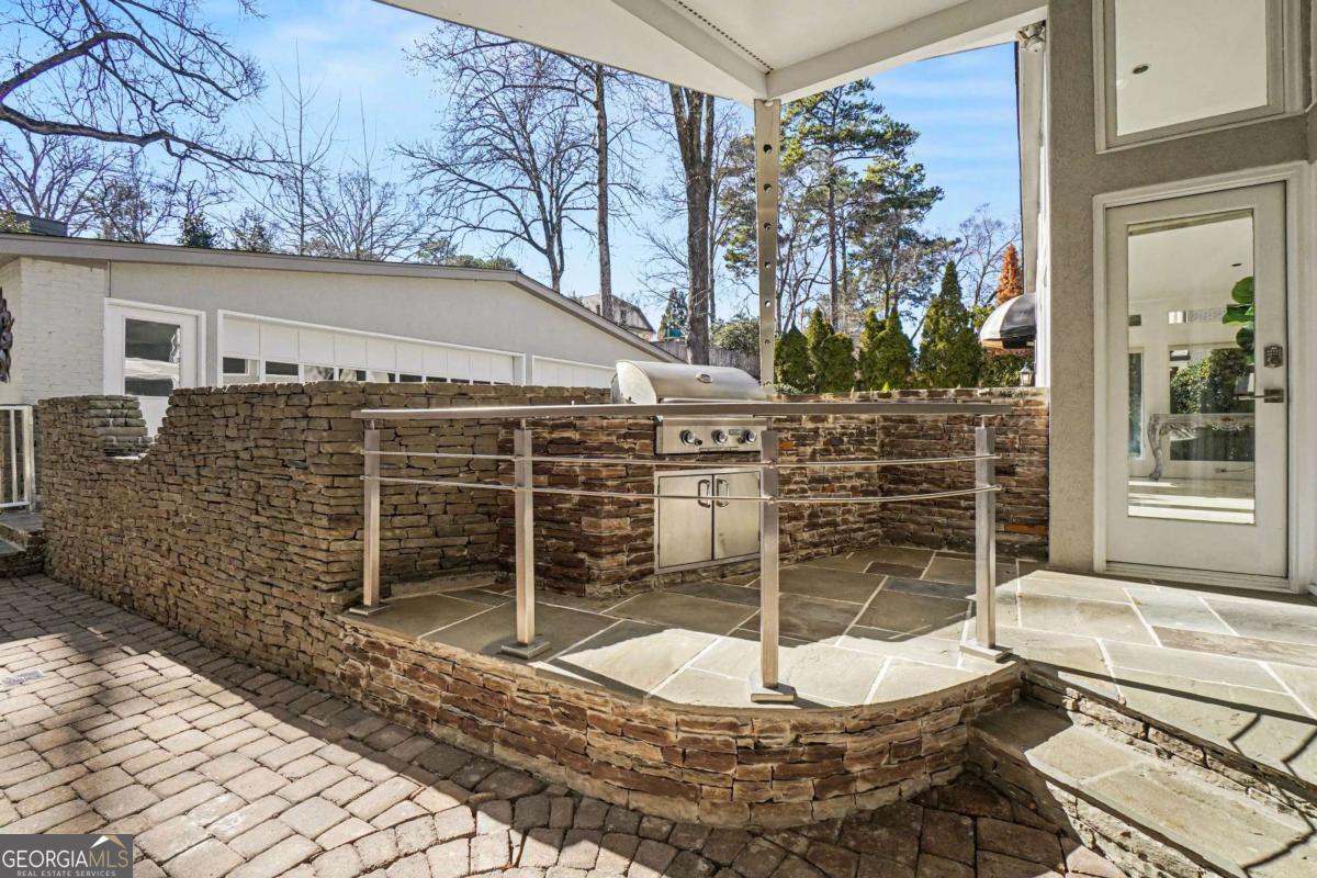 887 Berkshire Road NE