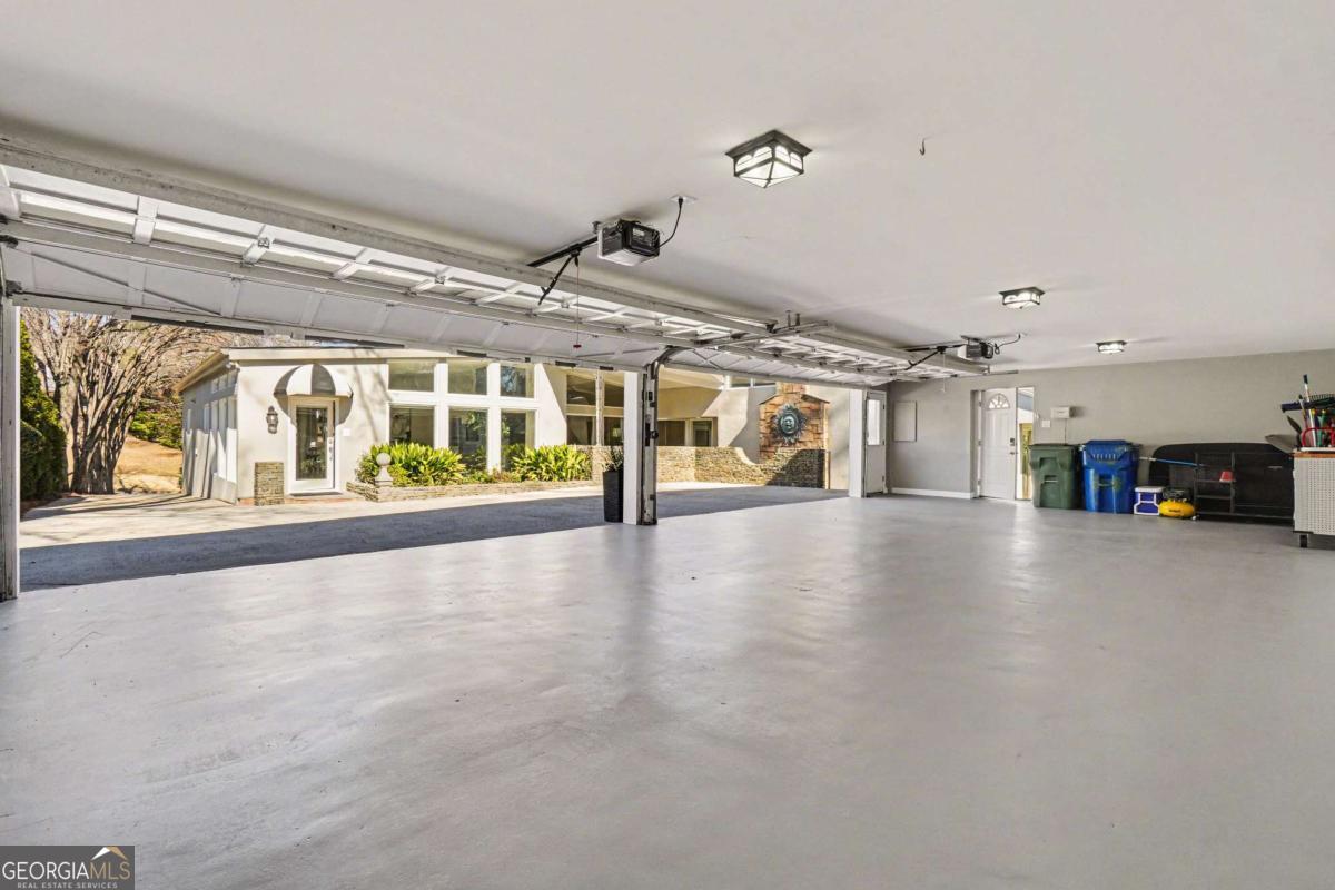 887 Berkshire Road NE