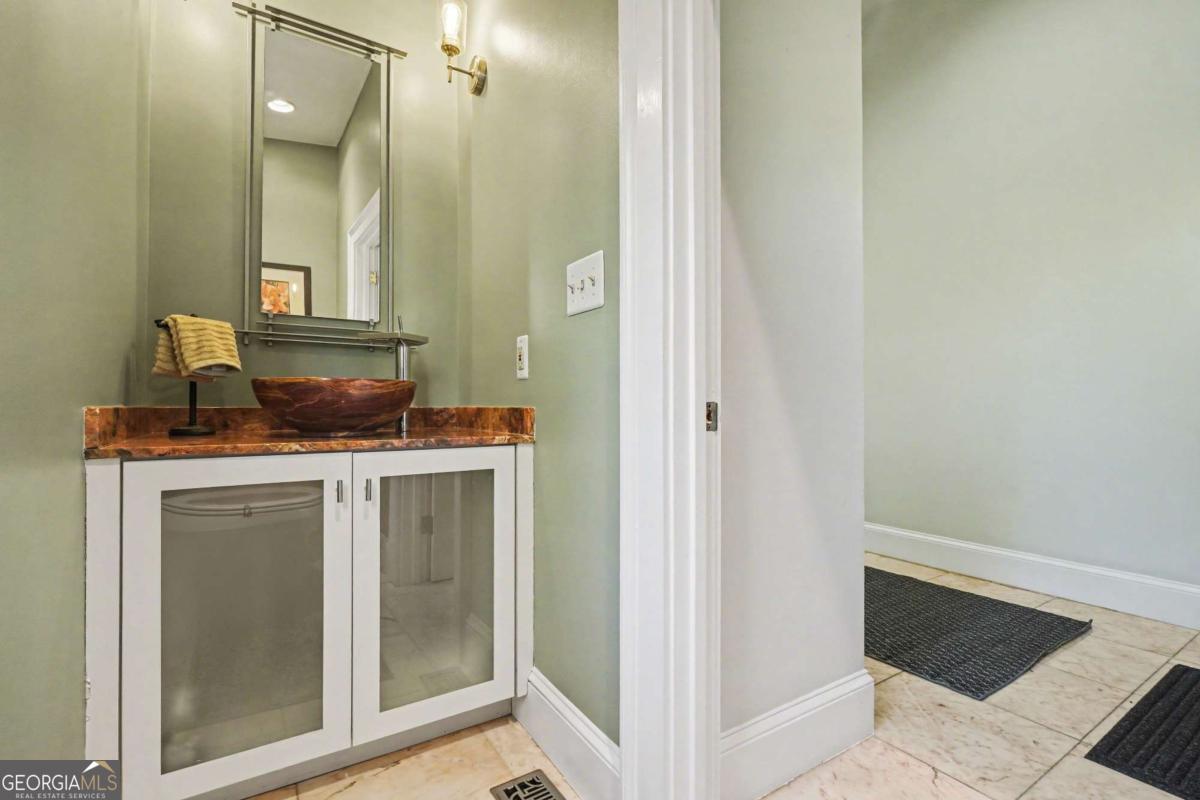 887 Berkshire Road NE