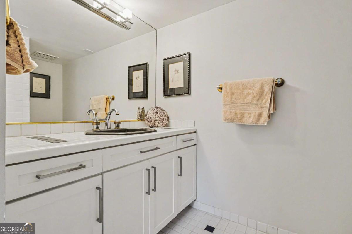 887 Berkshire Road NE