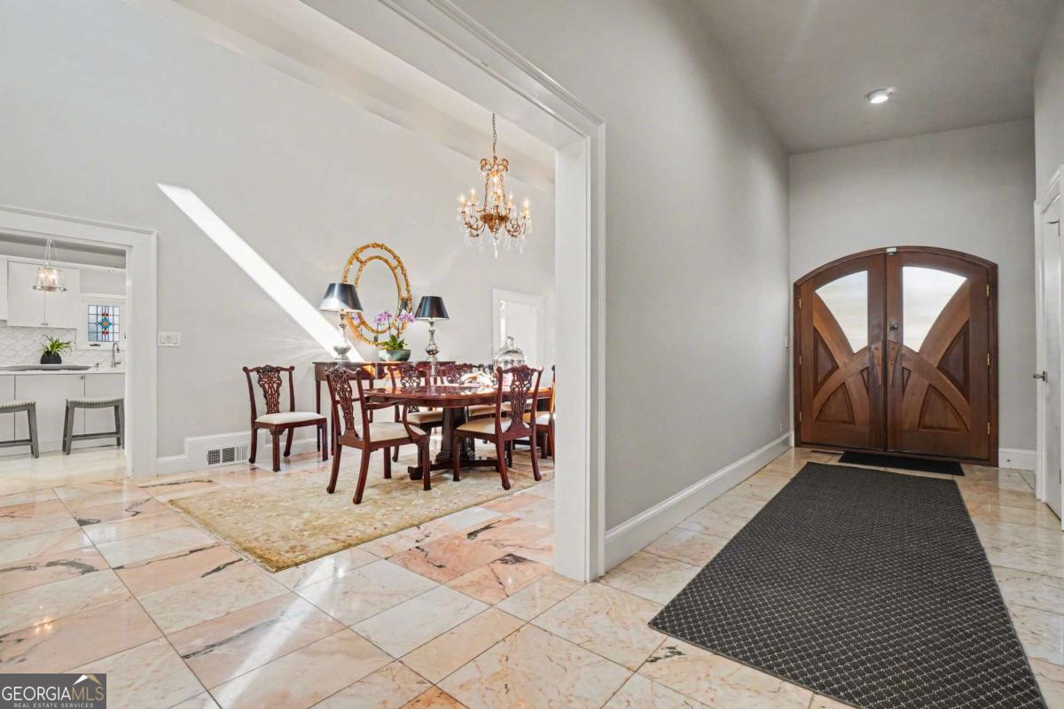 887 Berkshire Road NE