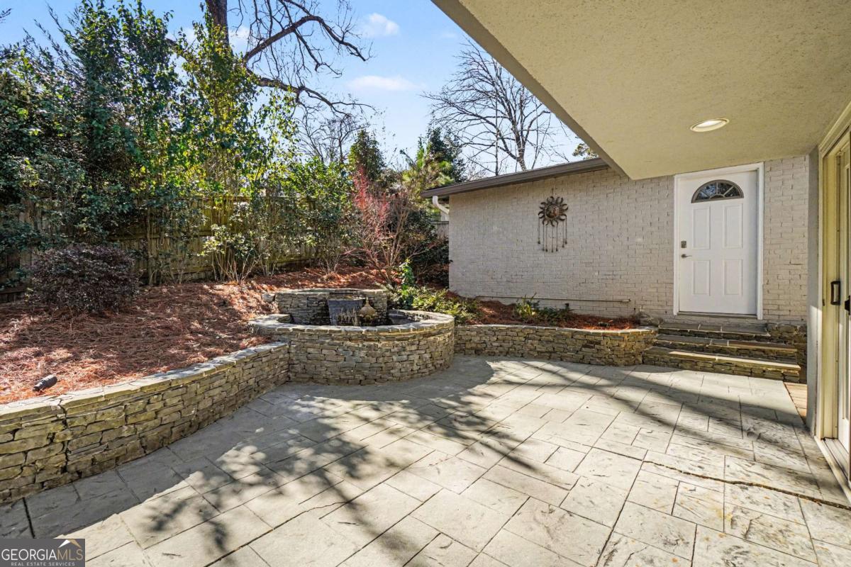 887 Berkshire Road NE