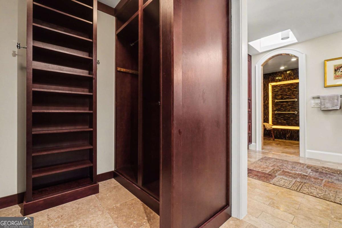 887 Berkshire Road NE