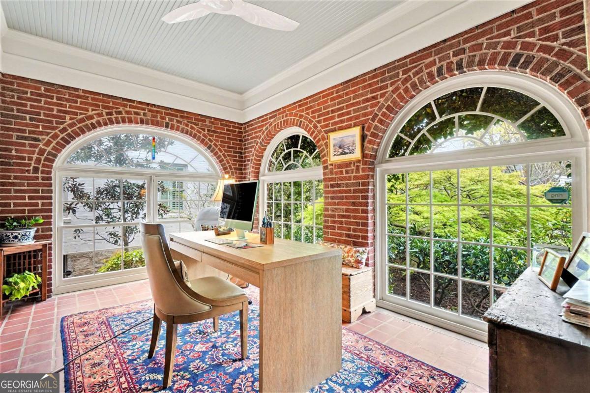 1528 N Highland Avenue NE Avenue