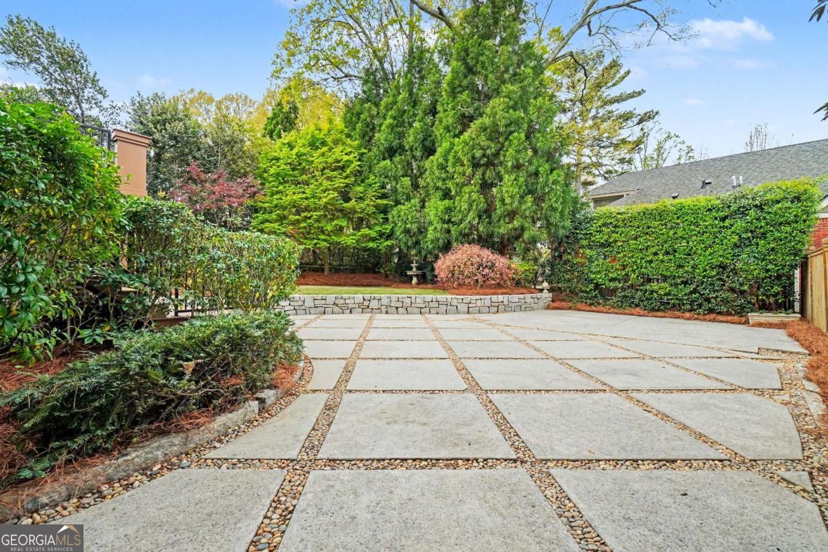 1528 N Highland Avenue NE Avenue