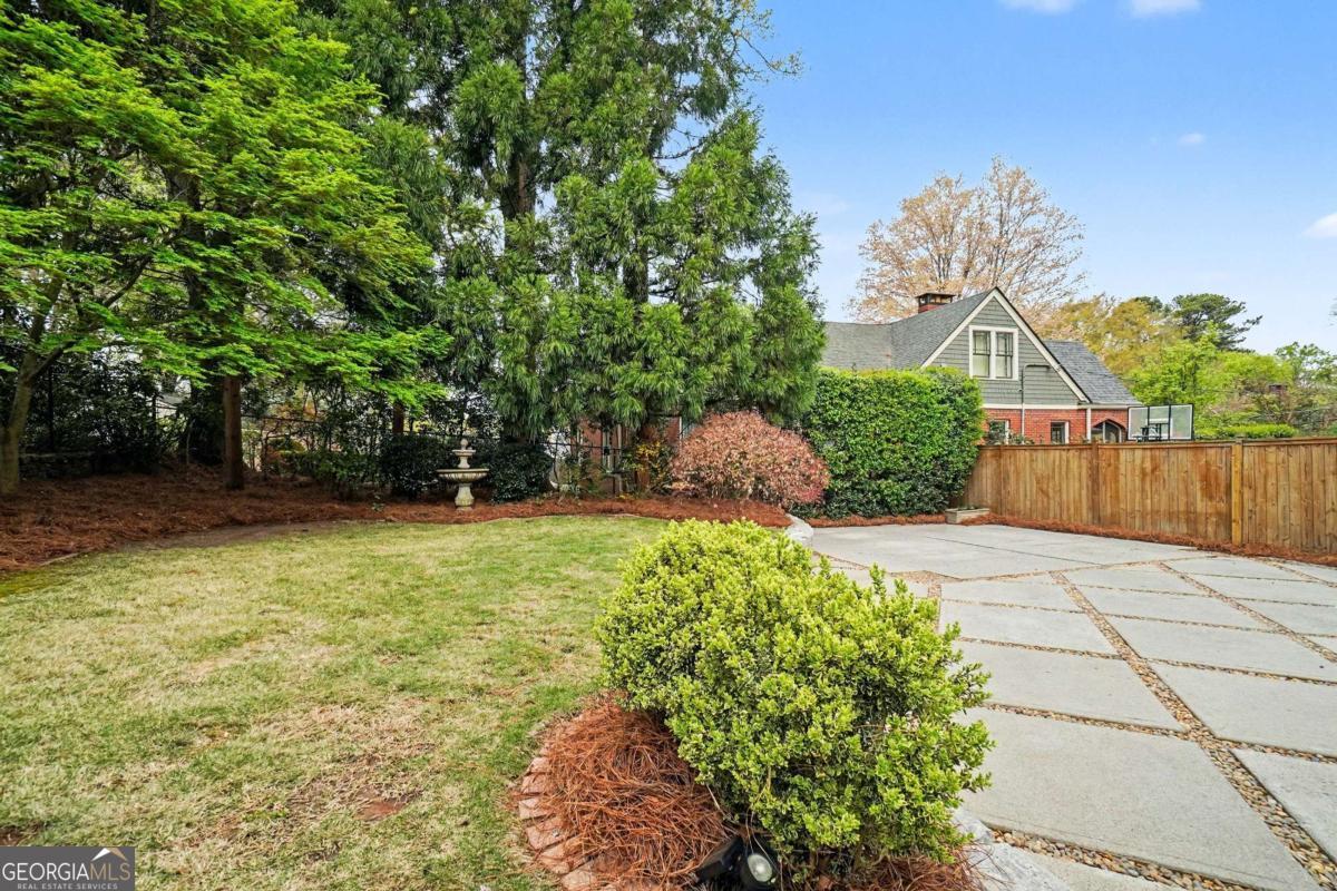 1528 N Highland Avenue NE Avenue