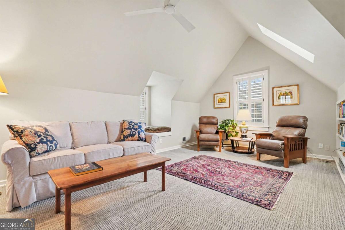 1528 N Highland Avenue NE Avenue