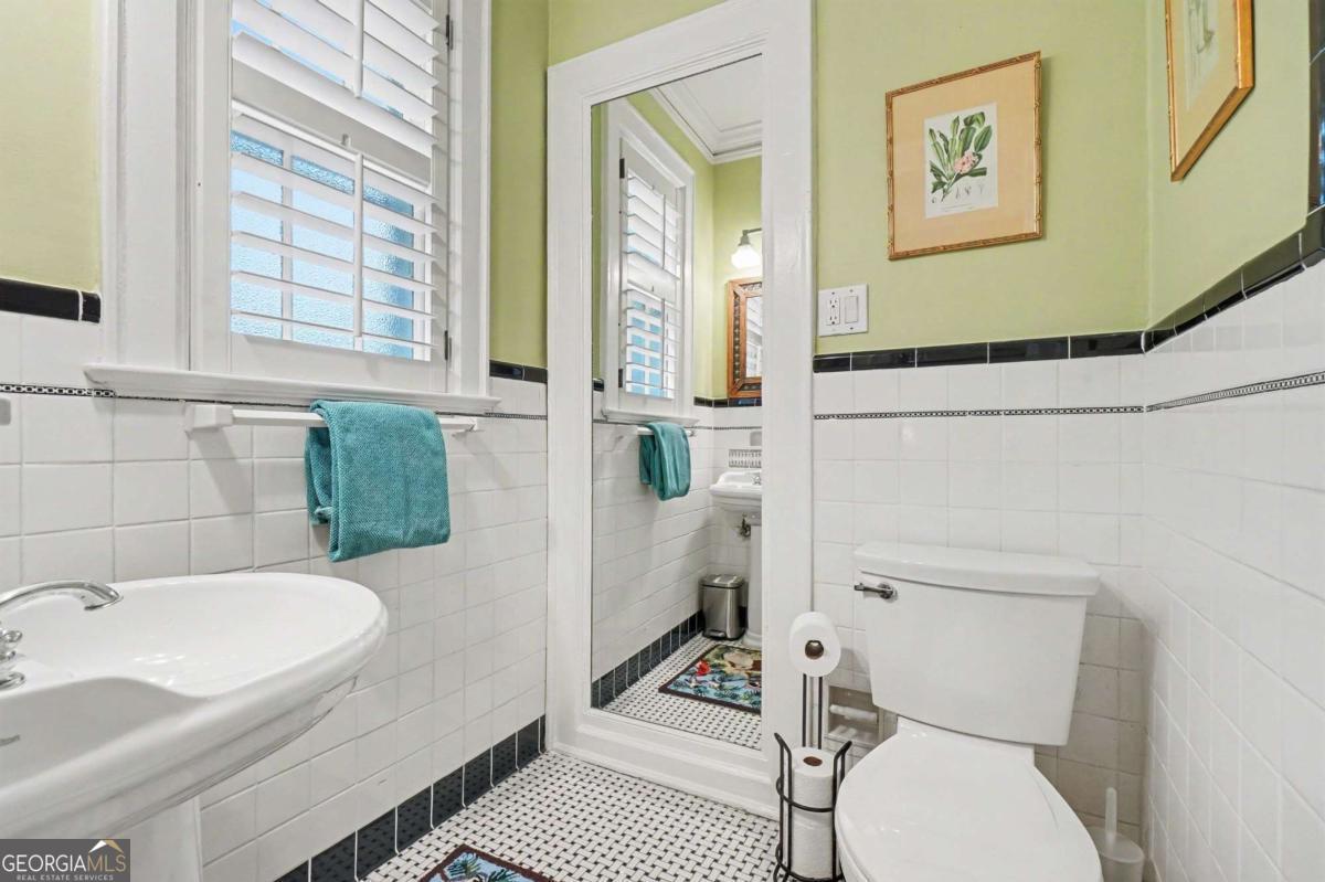 1528 N Highland Avenue NE Avenue