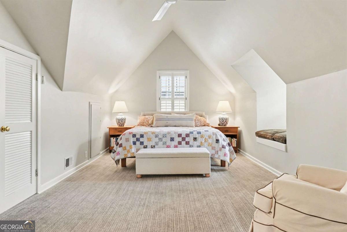 1528 N Highland Avenue NE Avenue