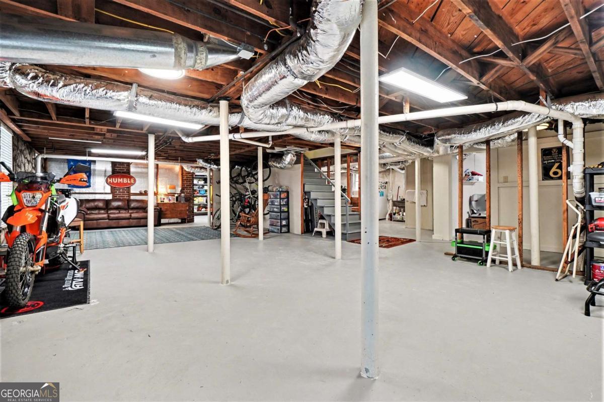 1528 N Highland Avenue NE Avenue