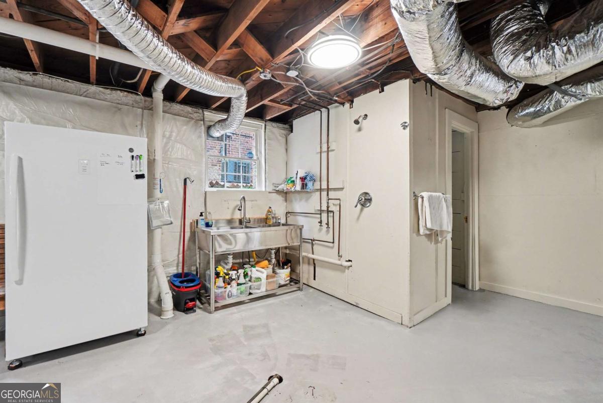 1528 N Highland Avenue NE Avenue