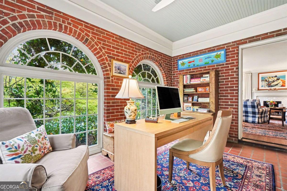 1528 N Highland Avenue NE Avenue