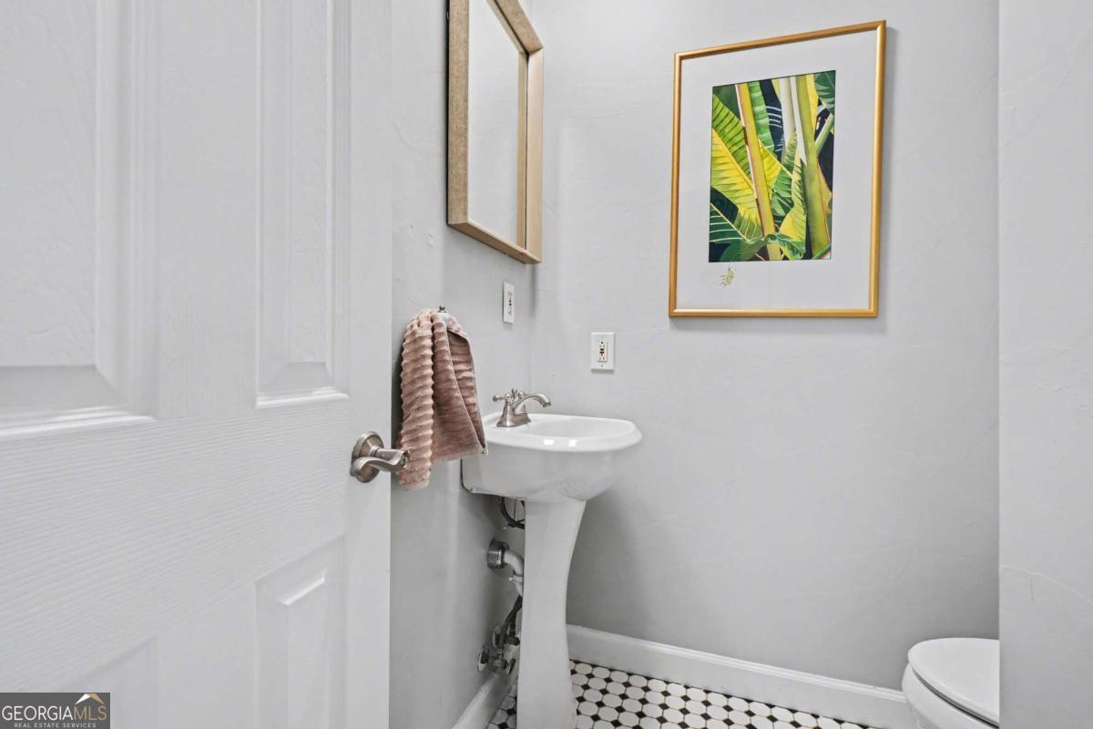 308 Harden Street SE