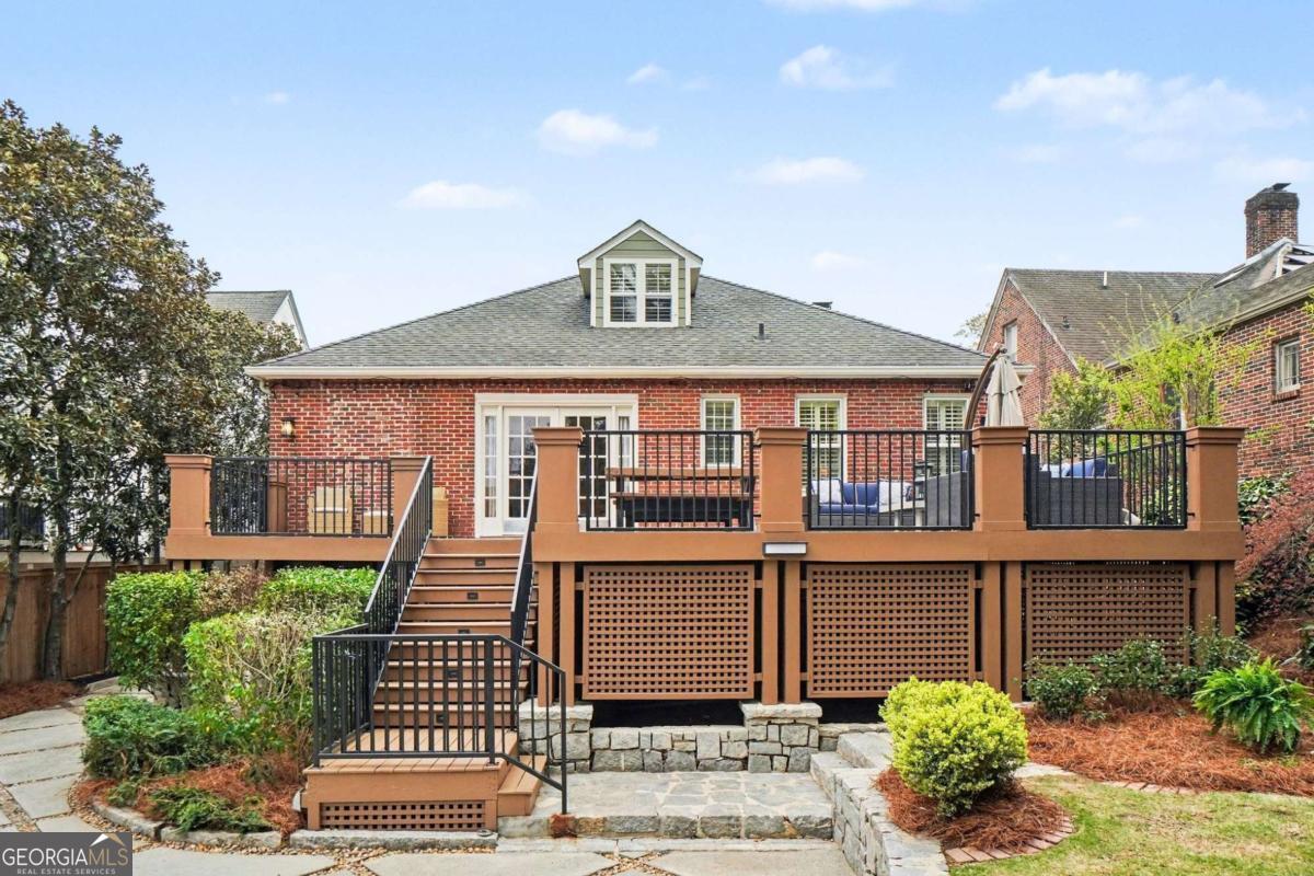 1528 N Highland Avenue NE