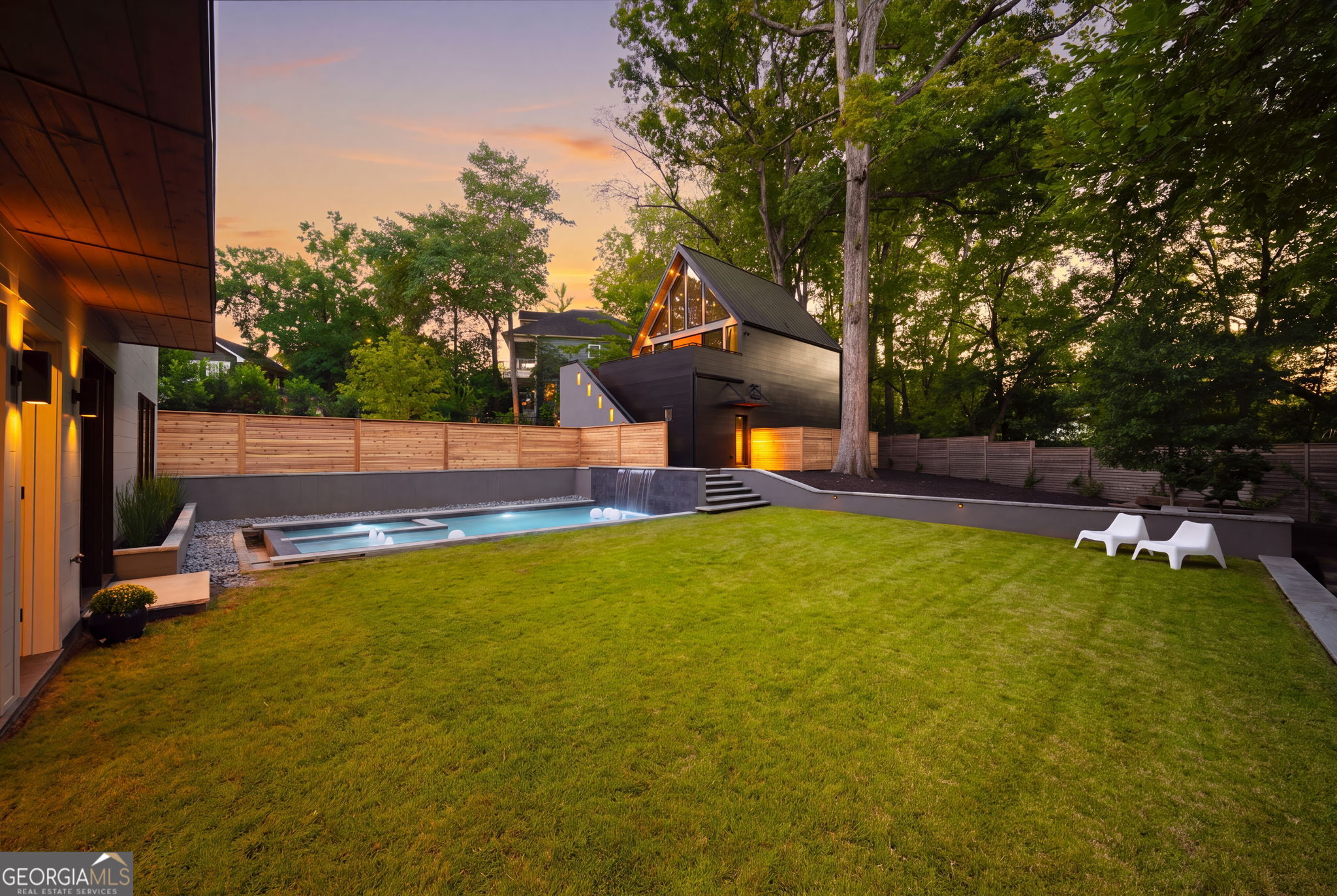 1033 Reeder Circle NE
