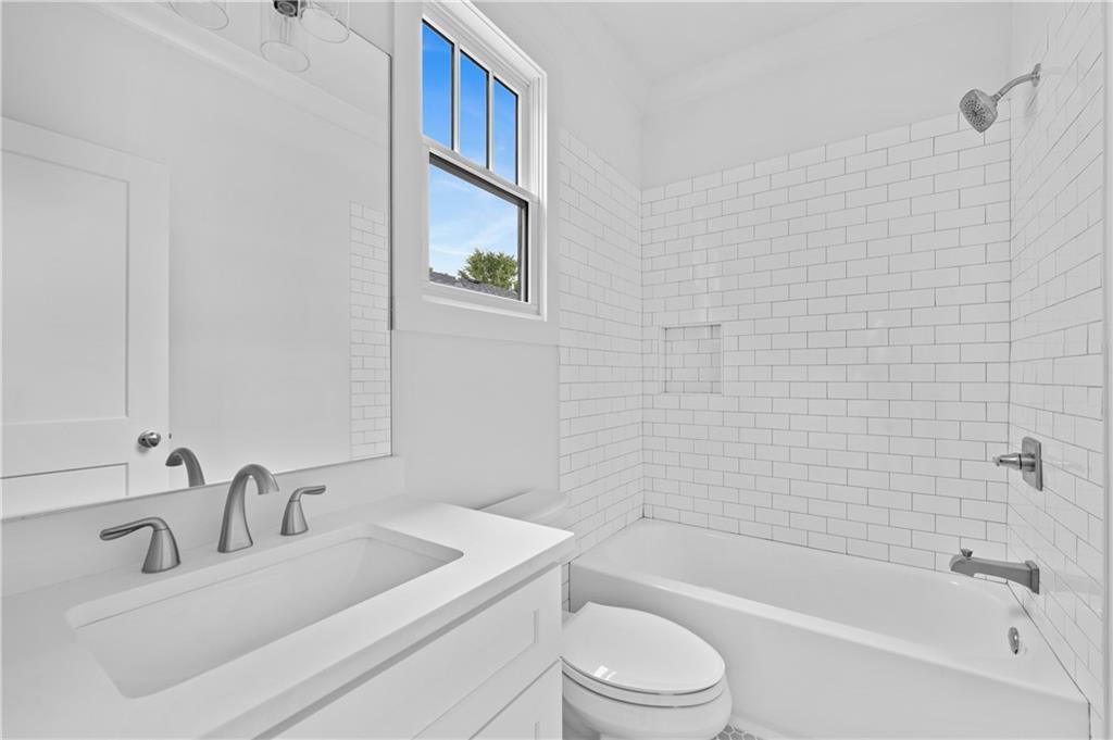 965 Boulevard SE Unit A