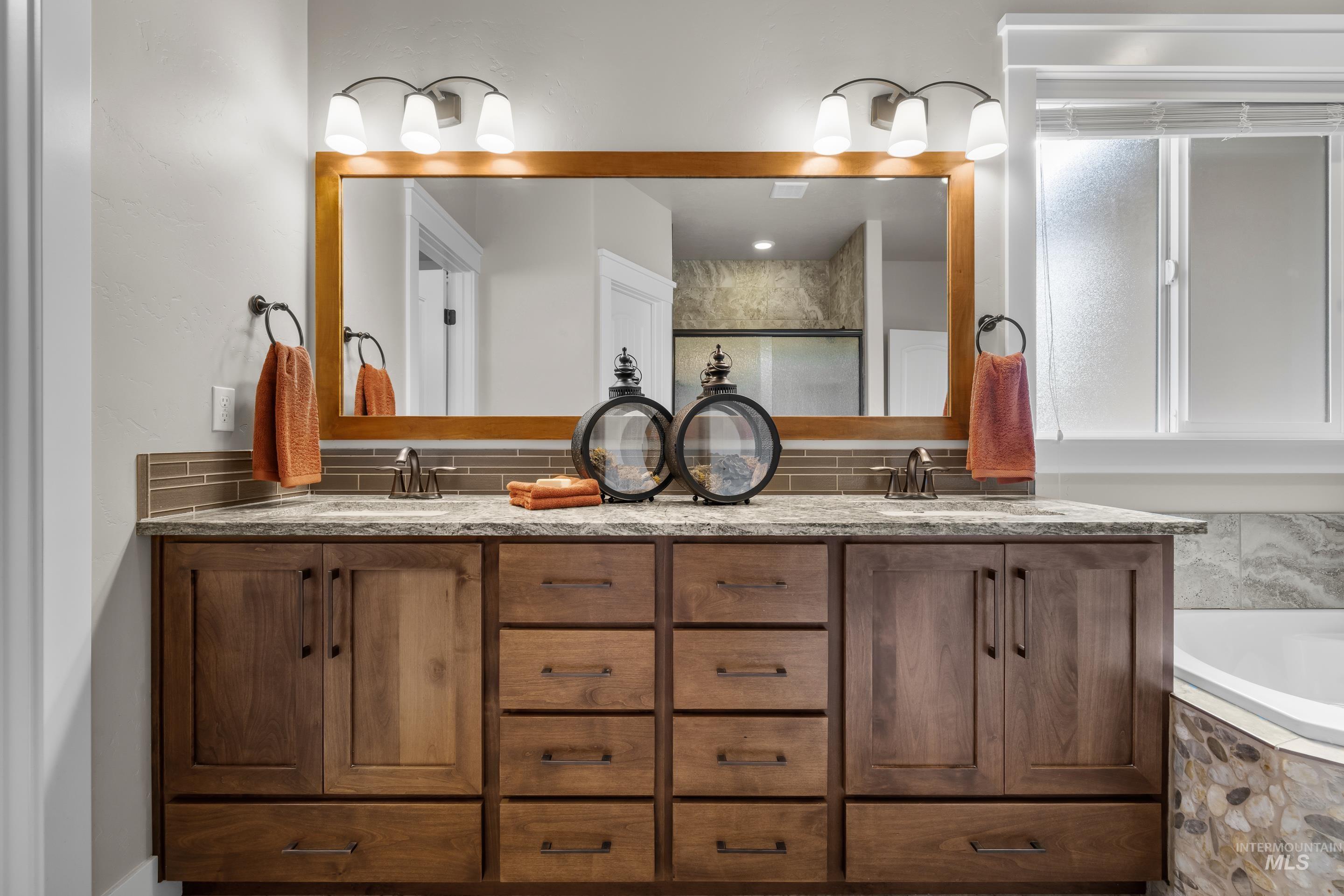 5822 Saguaro Hills Pl