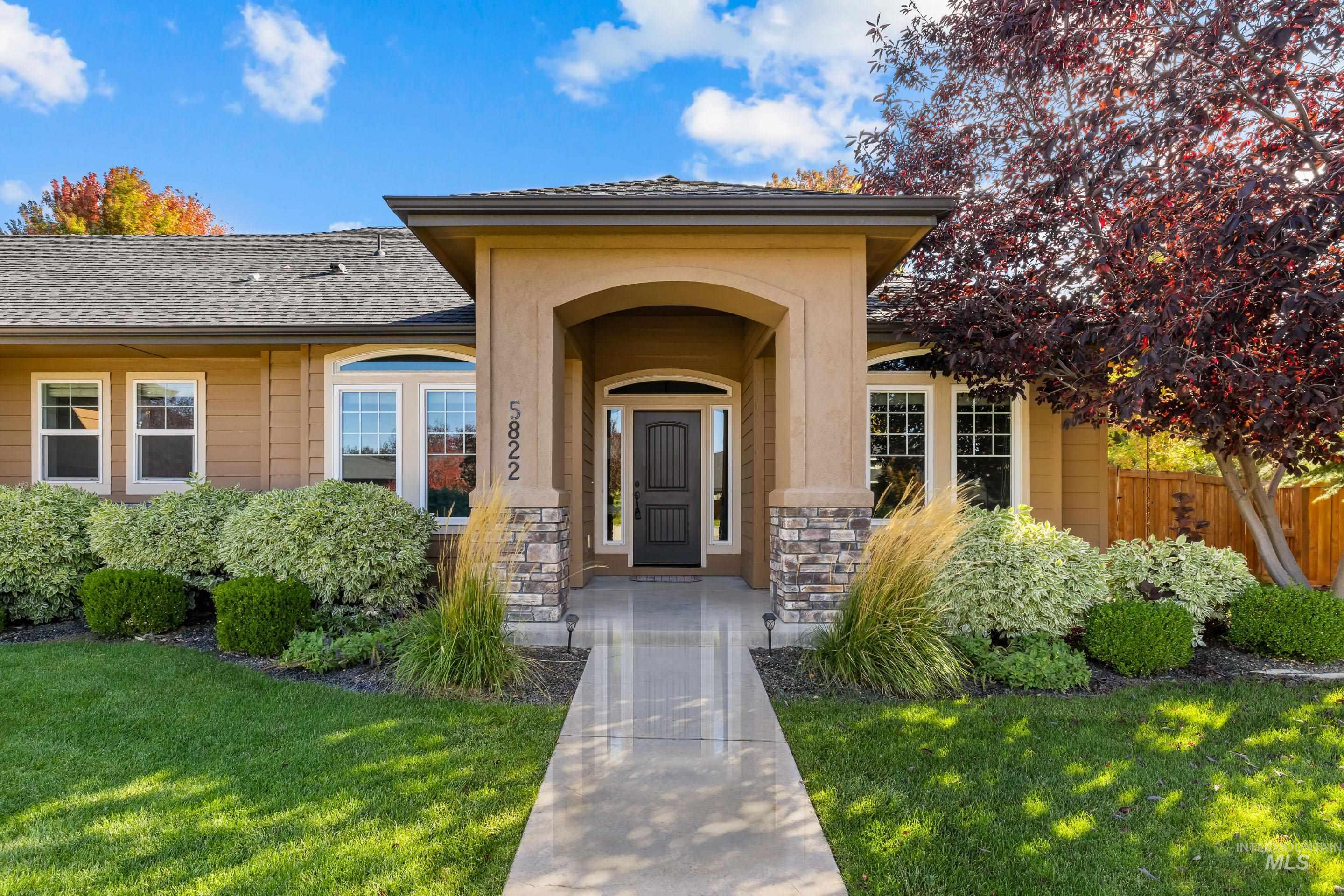 5822 Saguaro Hills Pl