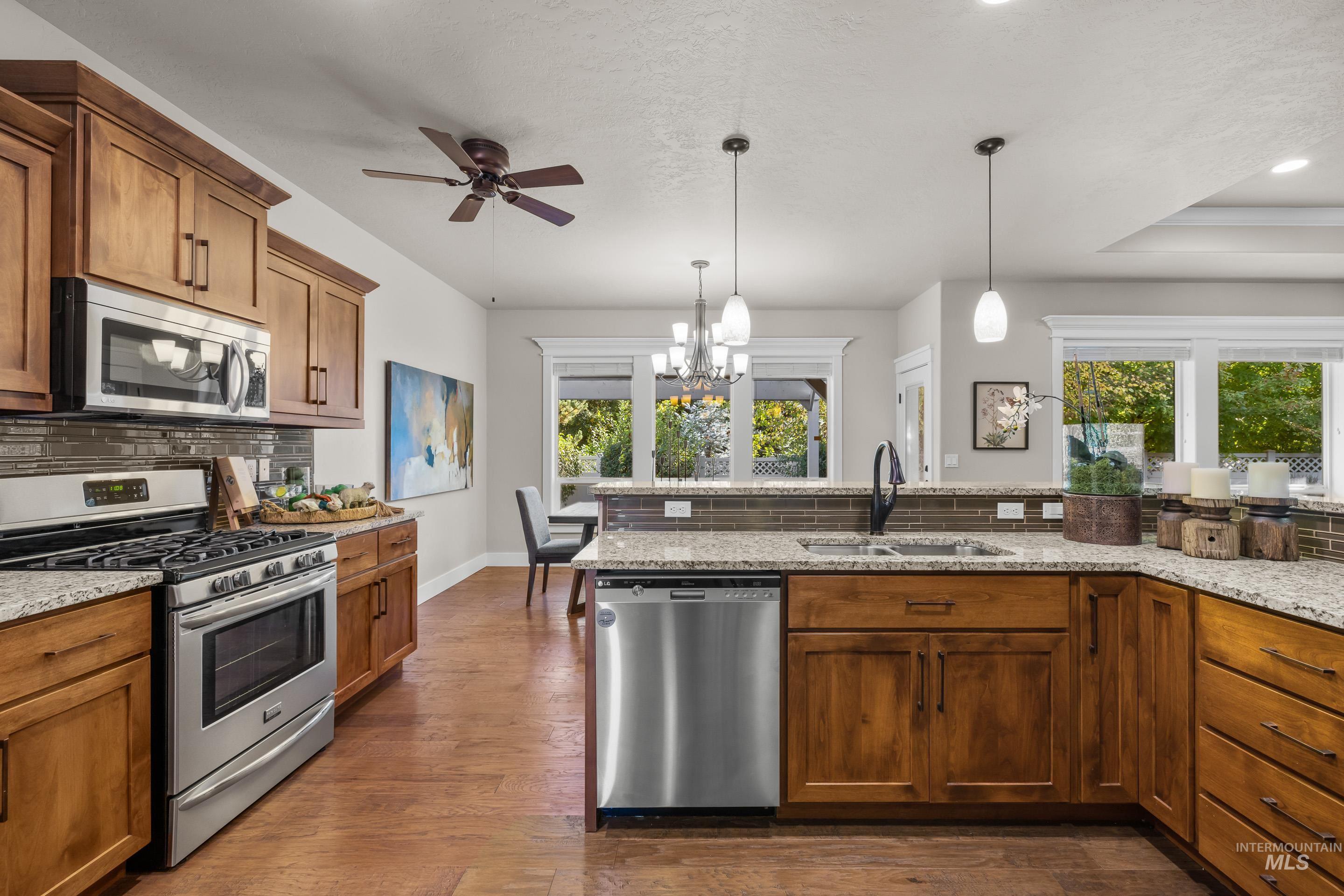 5822 Saguaro Hills Pl