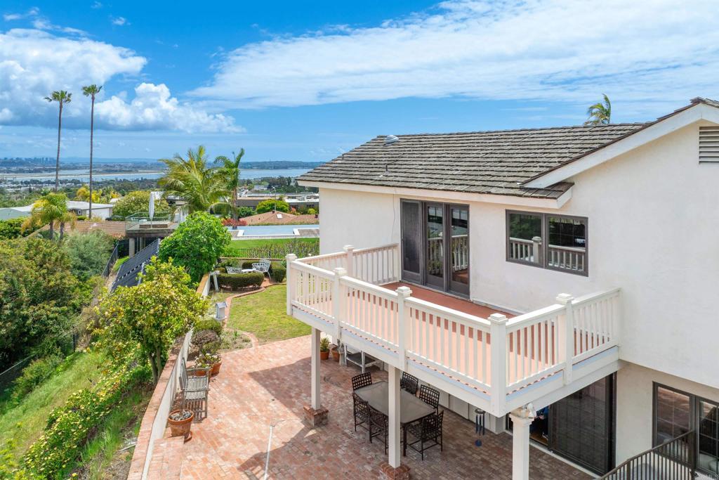 2193 Harbour Heights Road