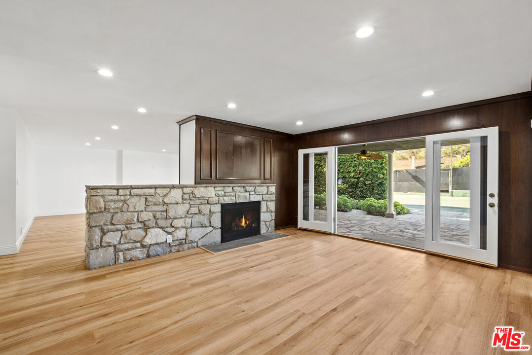 717 N Alta Dr