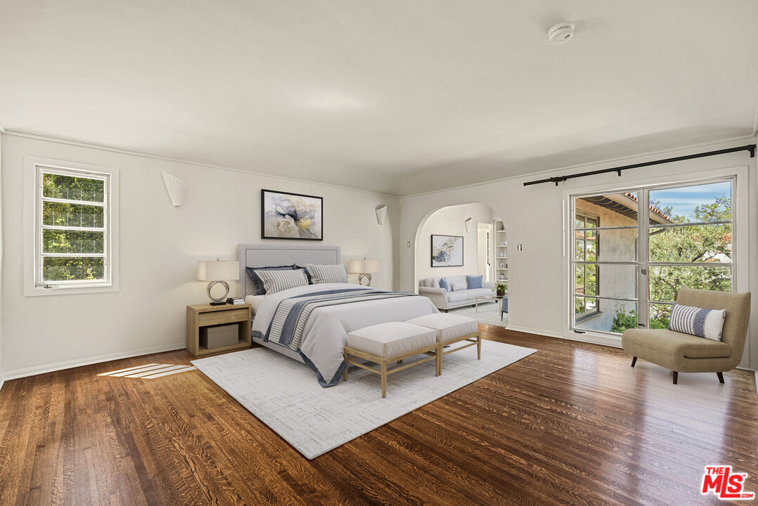 512 N Palm Dr
