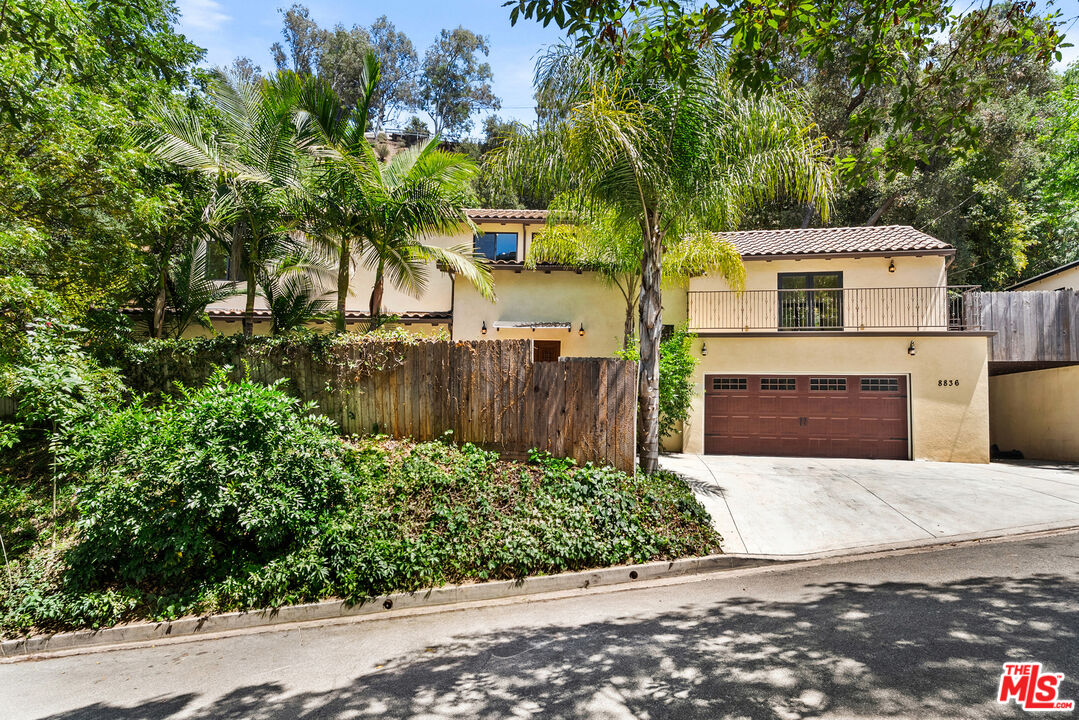 8836 Wonderland Ave