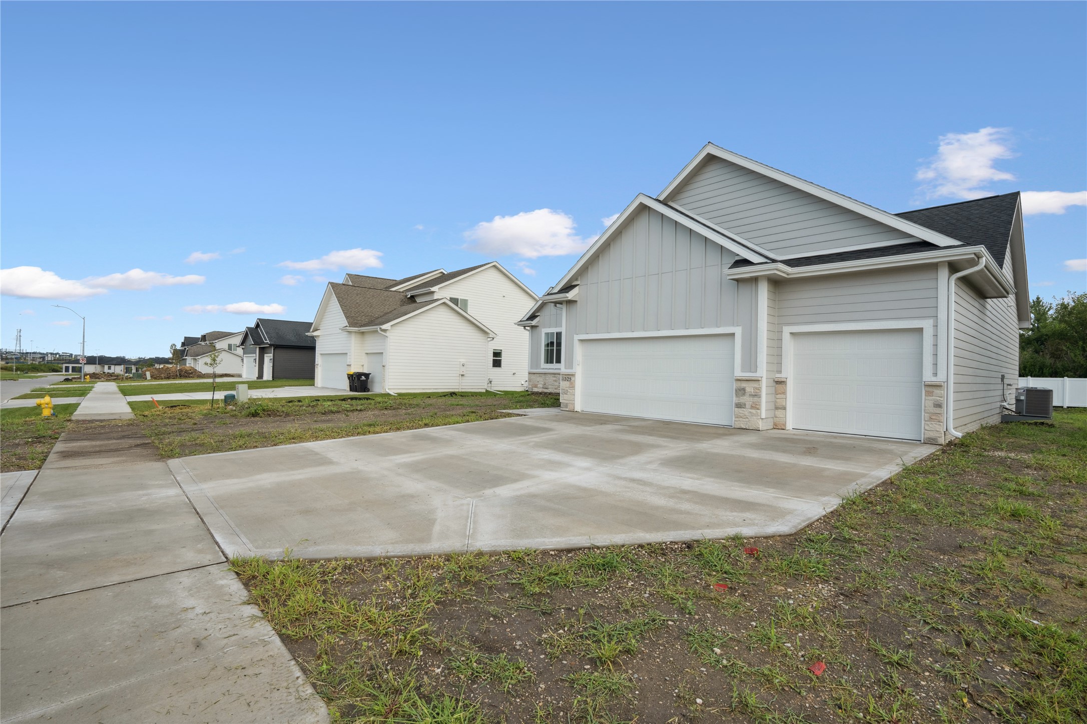 325 NW Woodmoor Drive