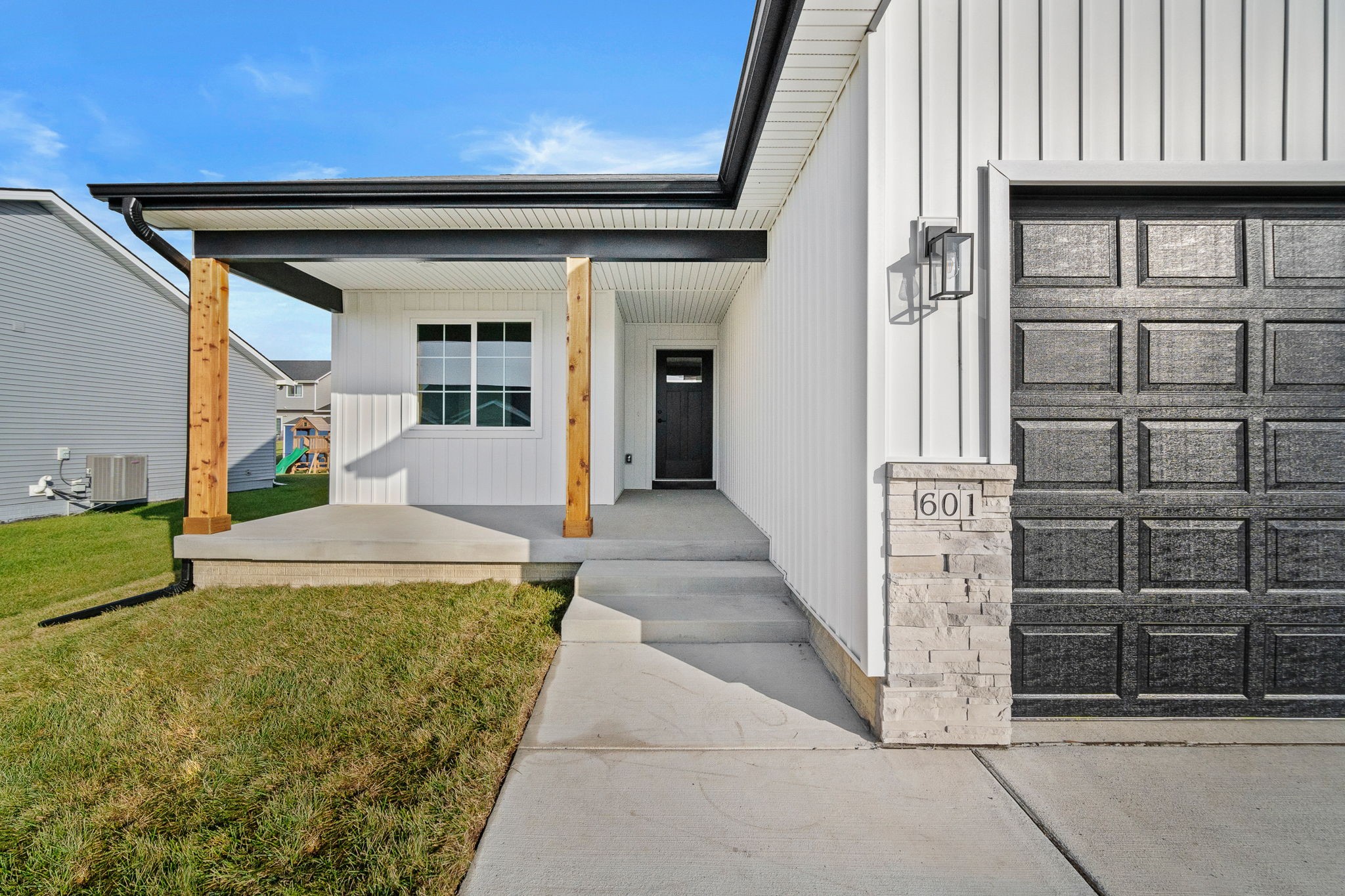 601 Oak Court