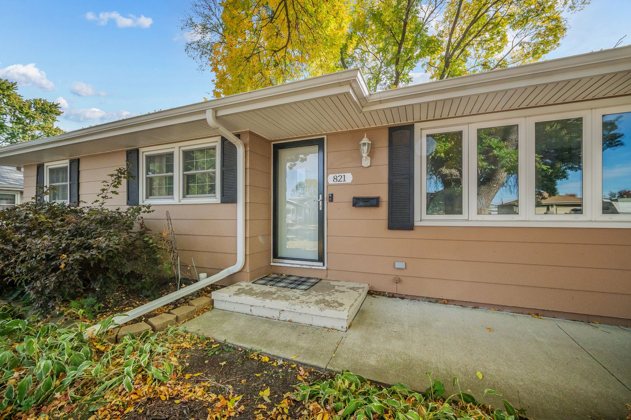 821 SE Belmont Drive