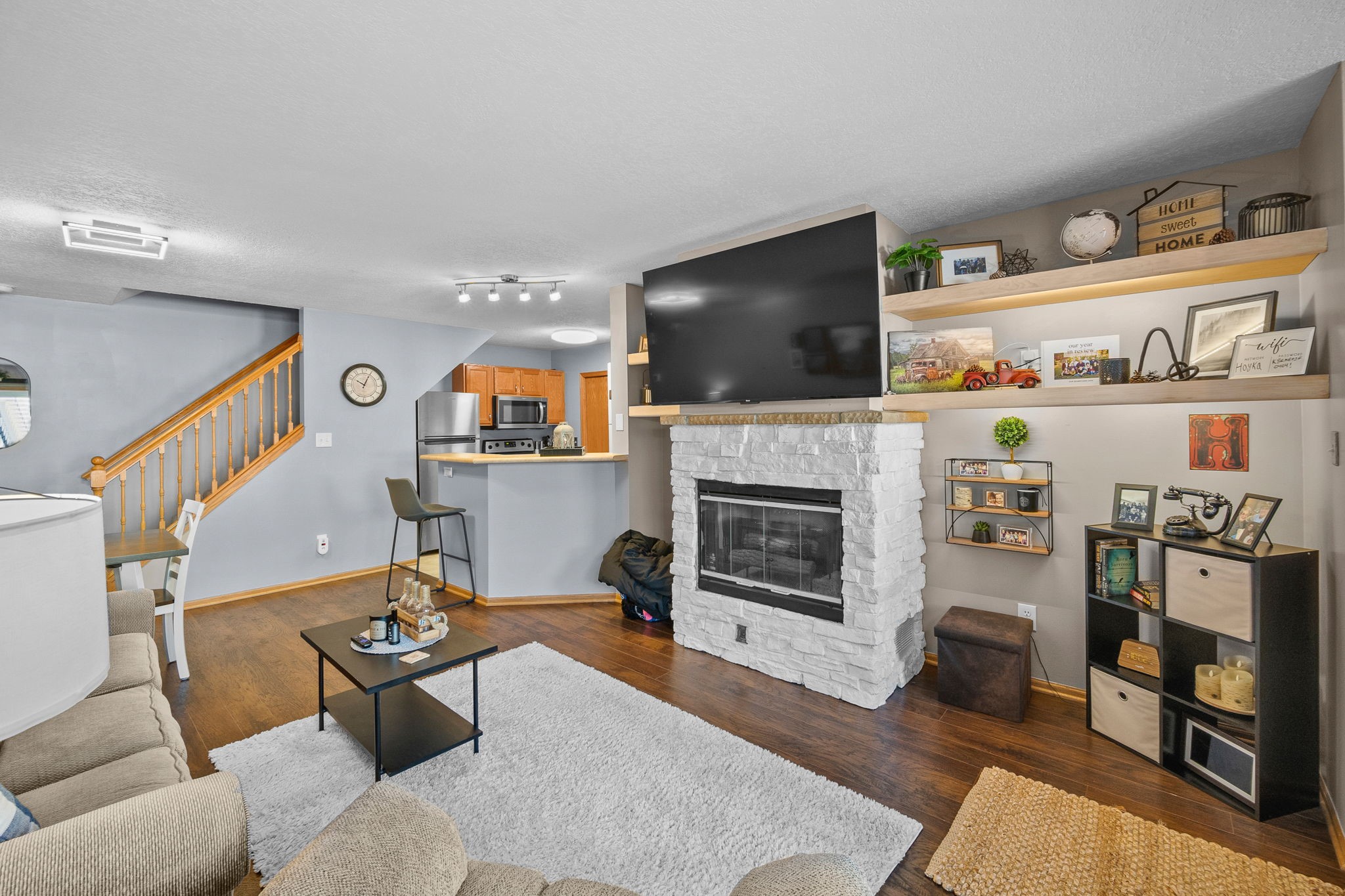 1317 SE Delaware Avenue 6