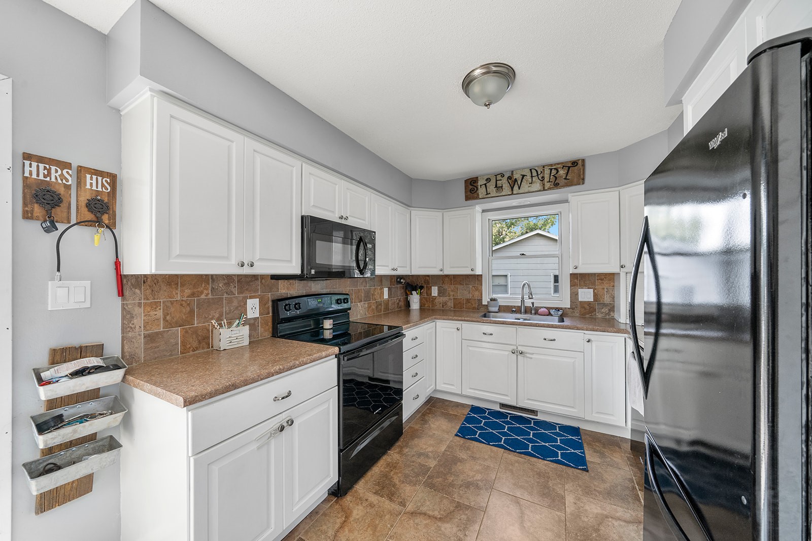 808 Ashwood Drive
