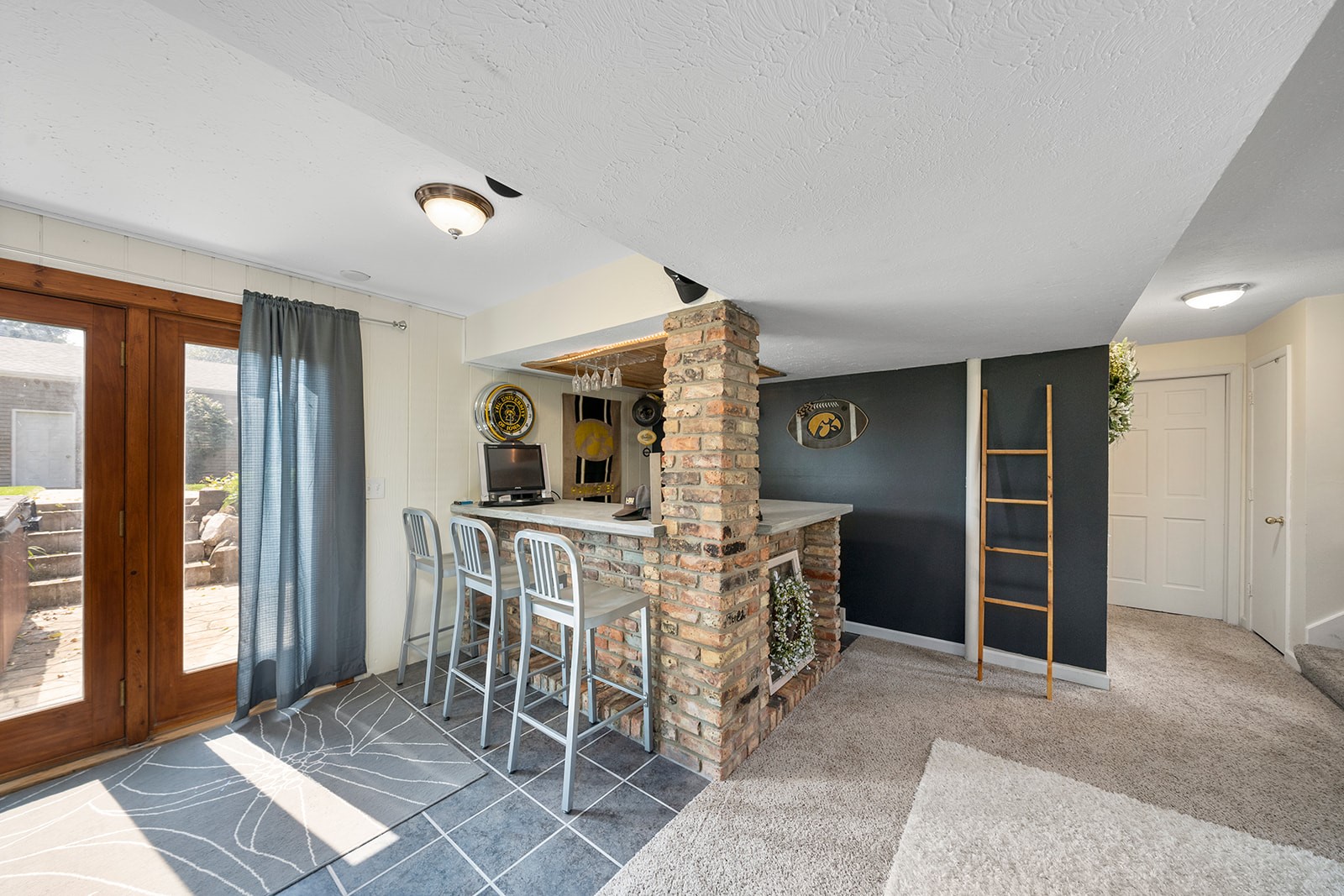 808 Ashwood Drive
