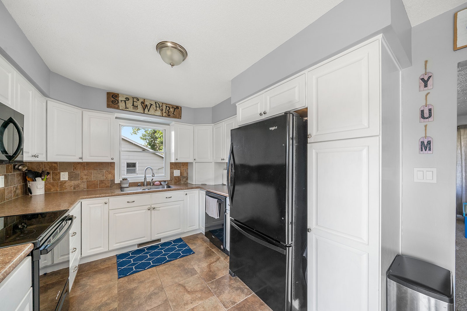 808 Ashwood Drive