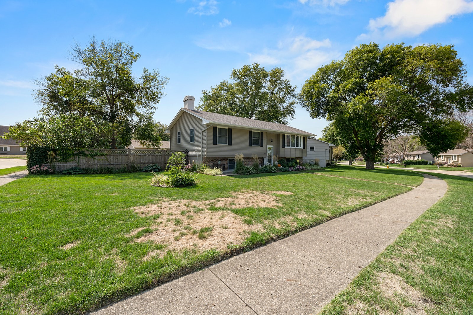 808 Ashwood Drive