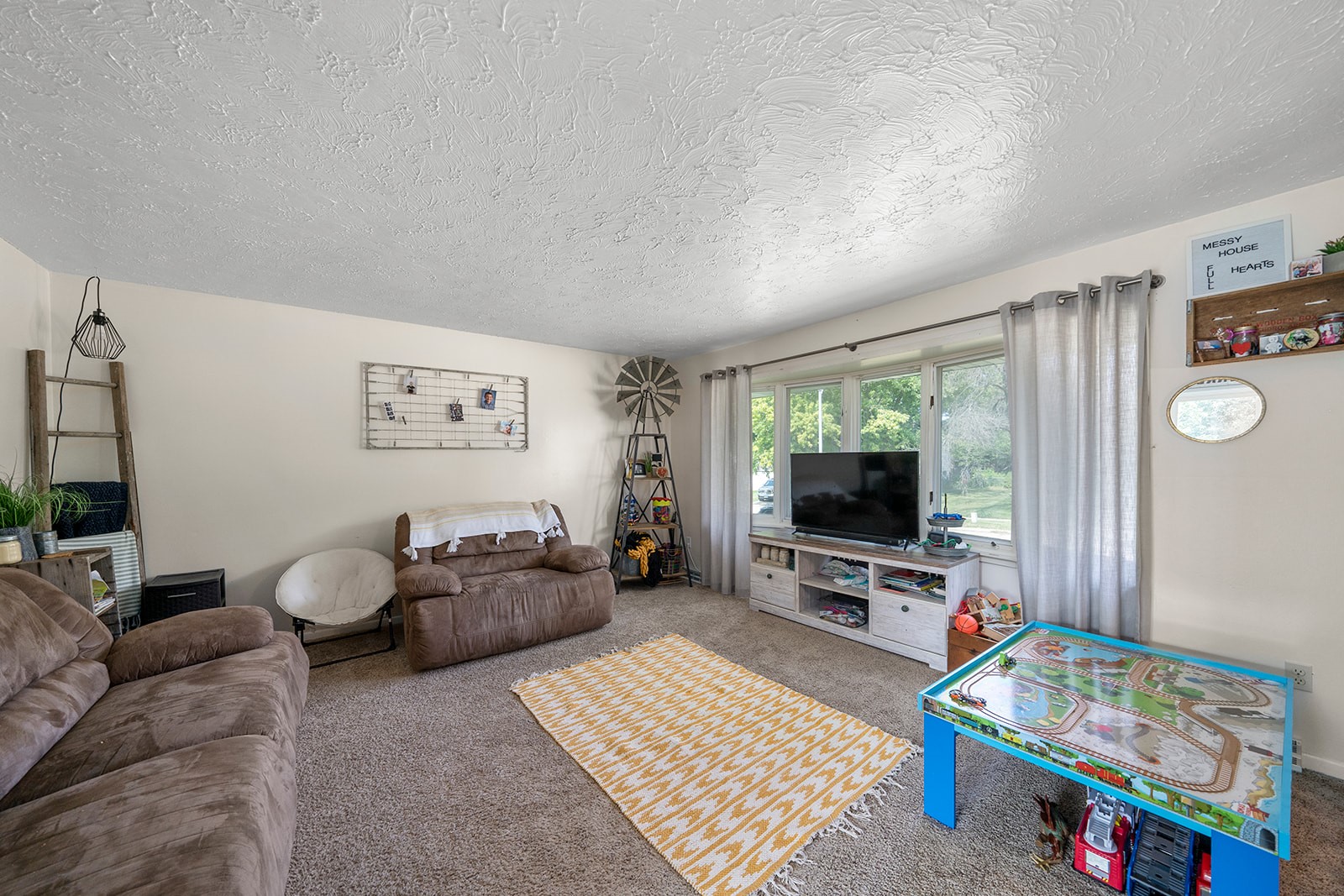 808 Ashwood Drive