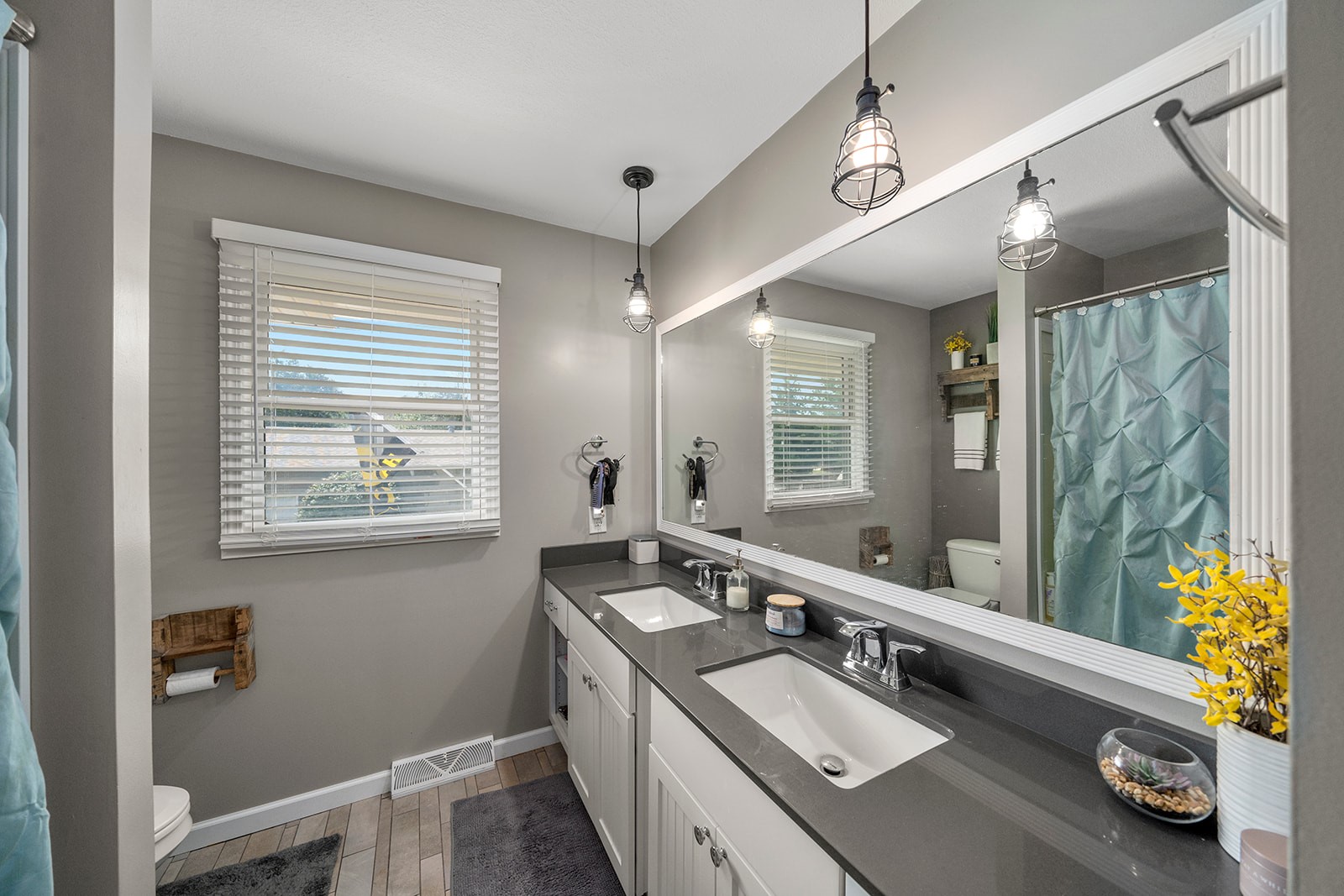 808 Ashwood Drive