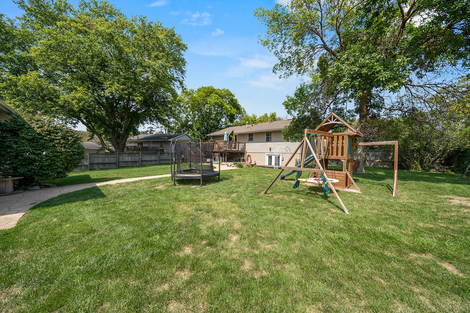 808 Ashwood Drive