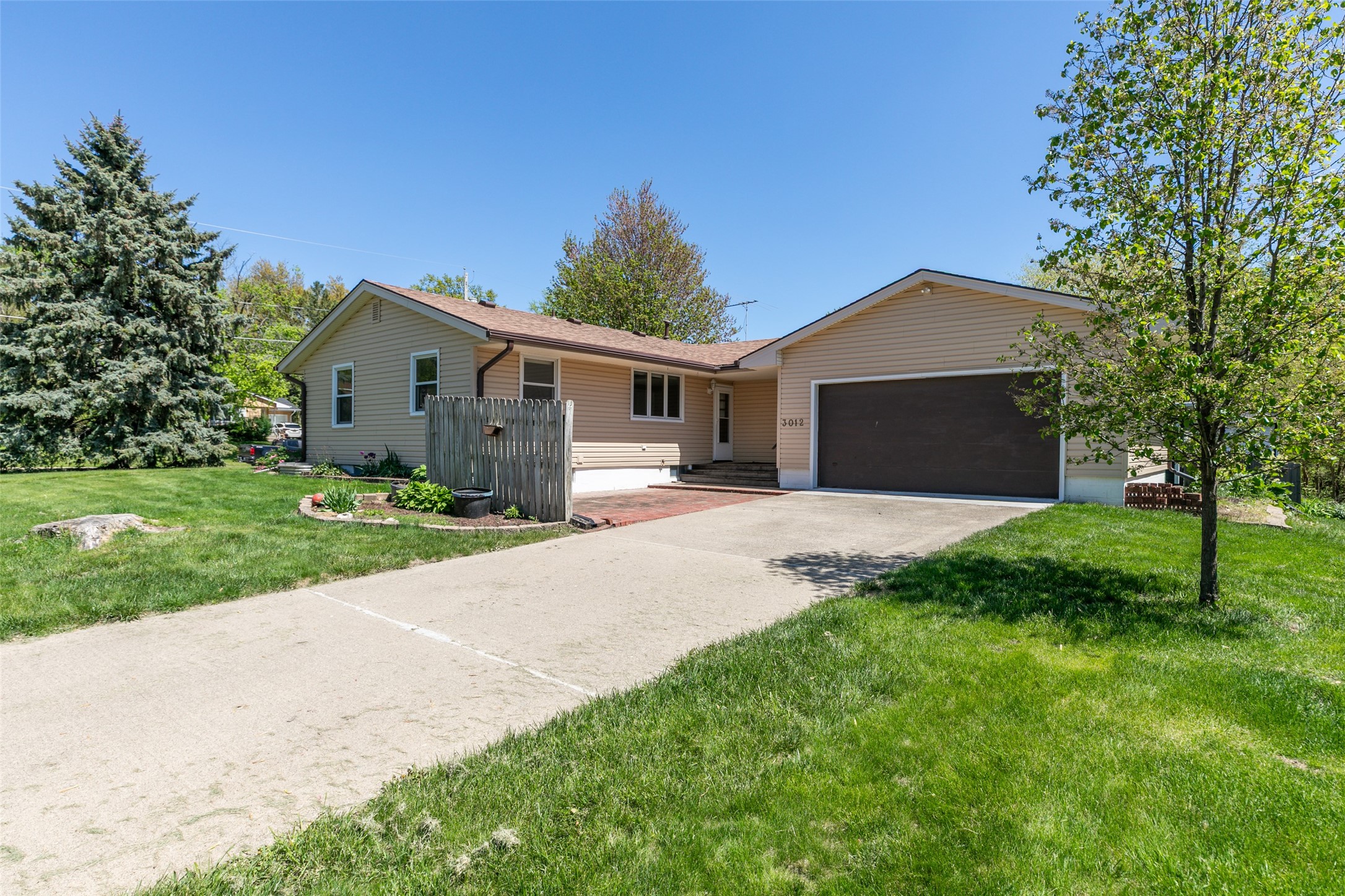 3012 Vine Street