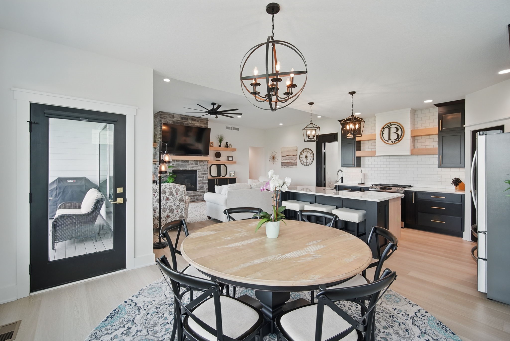 2216 Timberview Drive