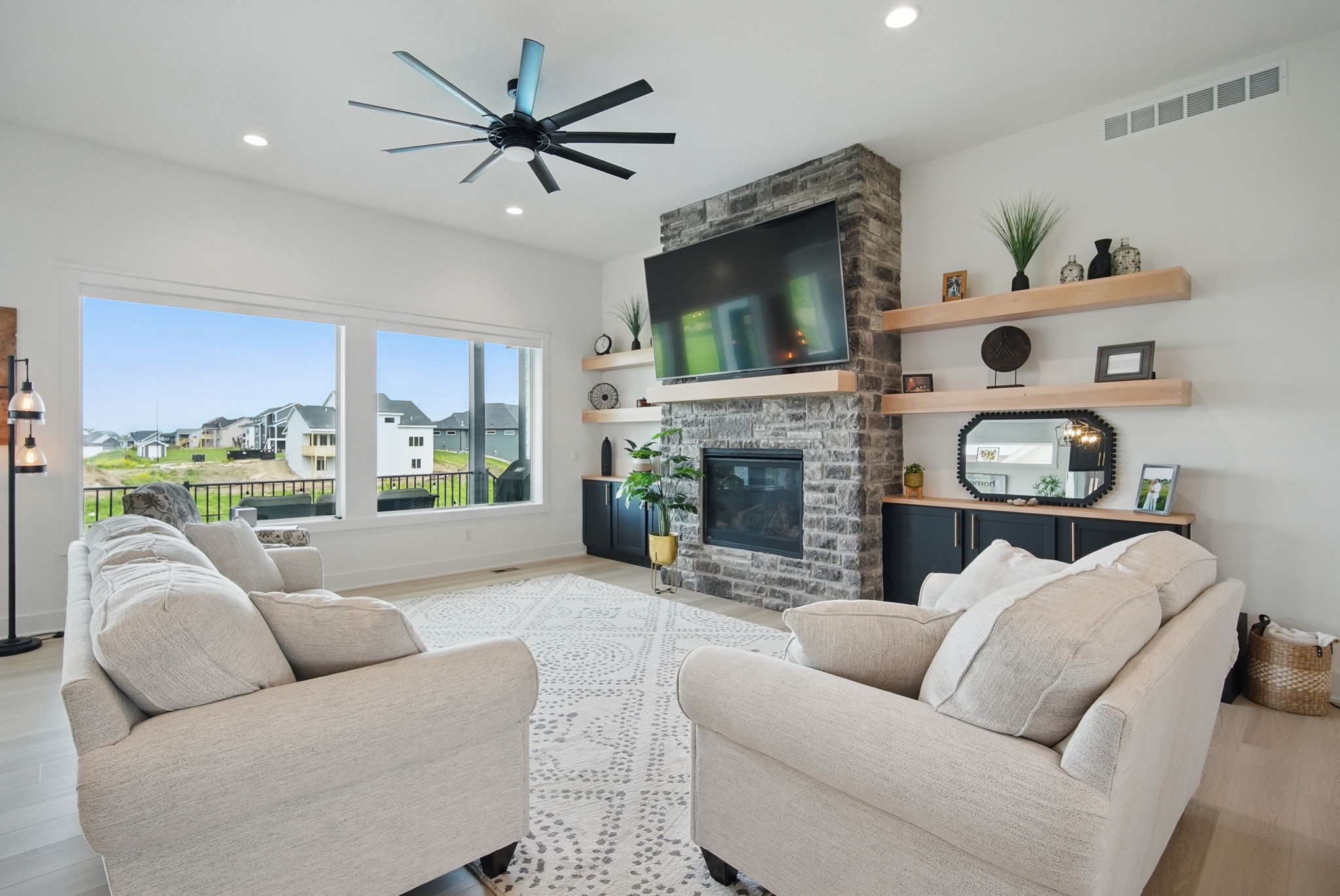 2216 Timberview Drive