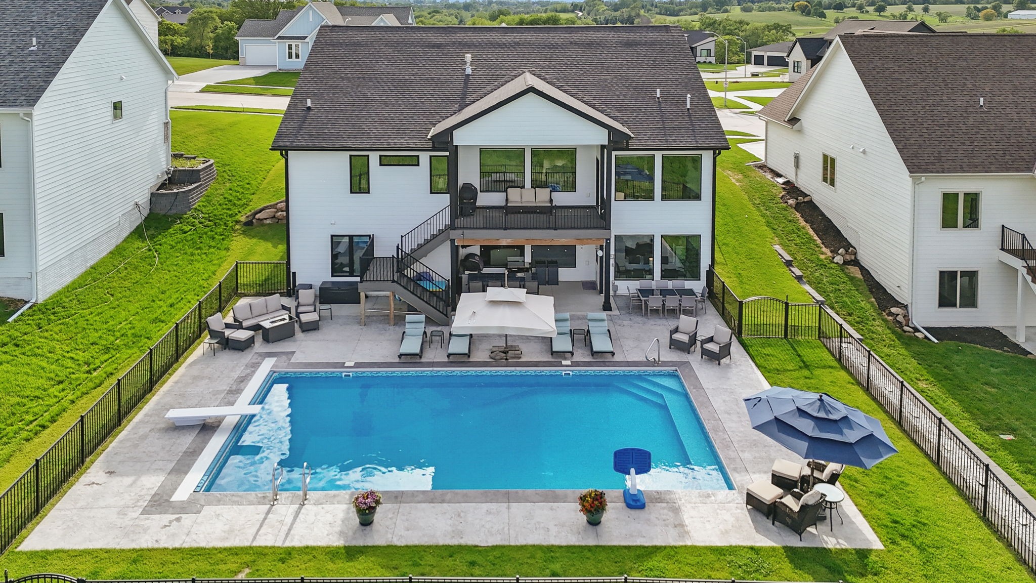 2216 Timberview Drive
