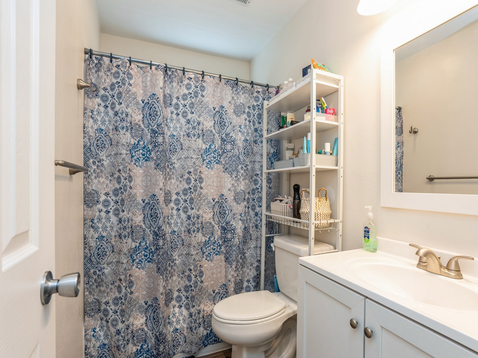 204 & 204 1/2 E 4th Avenue