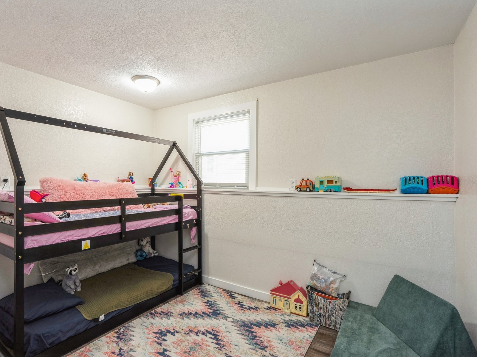 204 & 204 1/2 E 4th Avenue