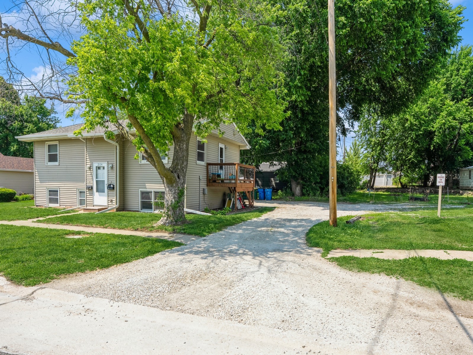 204 & 204 1/2 E 4th Avenue